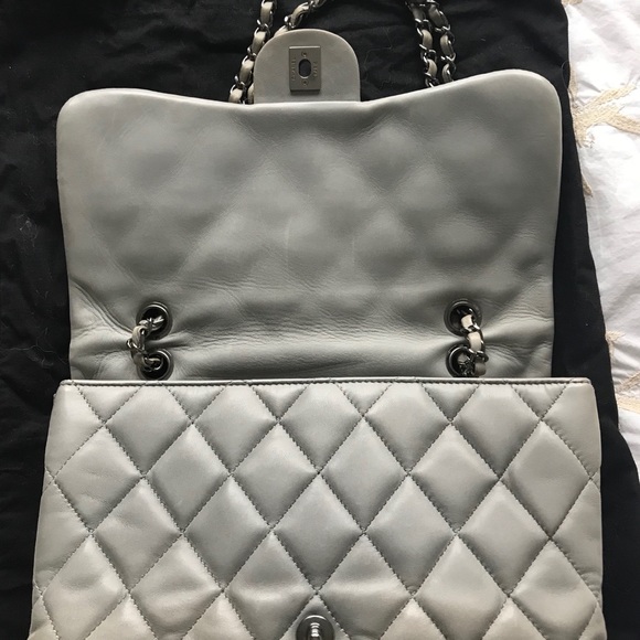 Chanel limited edition lambskin bag - Picture 2 of 7